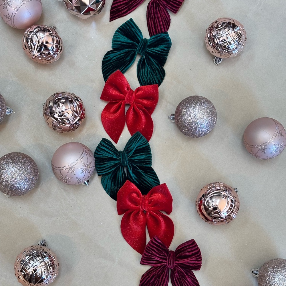 Festive Red and Green piggie bow sets